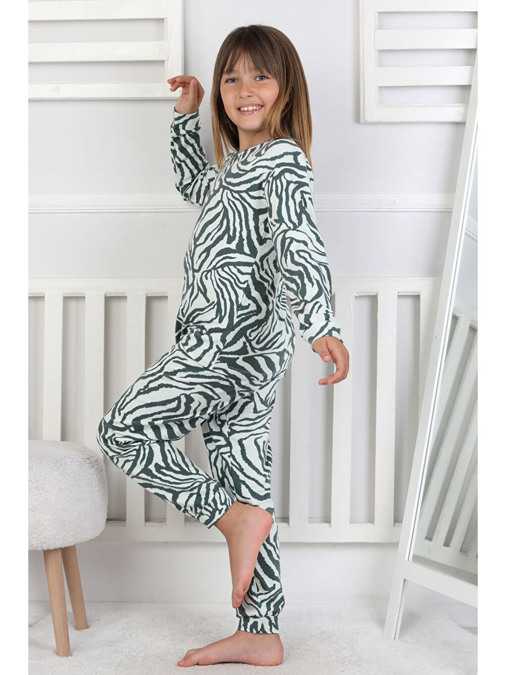 Yeşil Kaplan Desenli Kız Çocuk Pijama Takımı-5