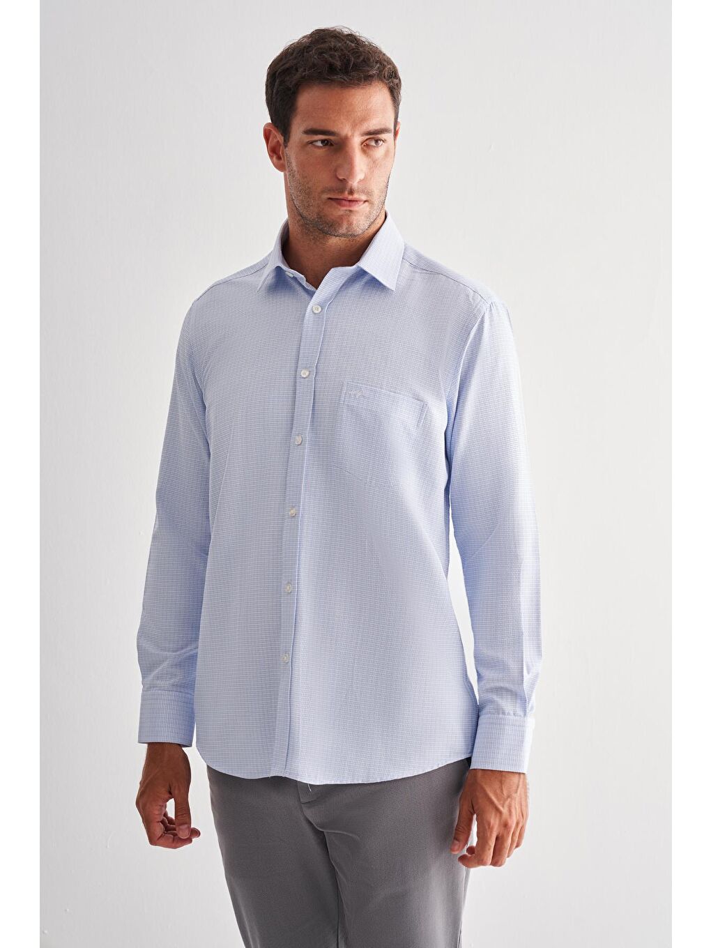 Koyu Mavi Sert Yaka Uzun Kol Cepli Comfort Fit Classic Gömlek 1004255163