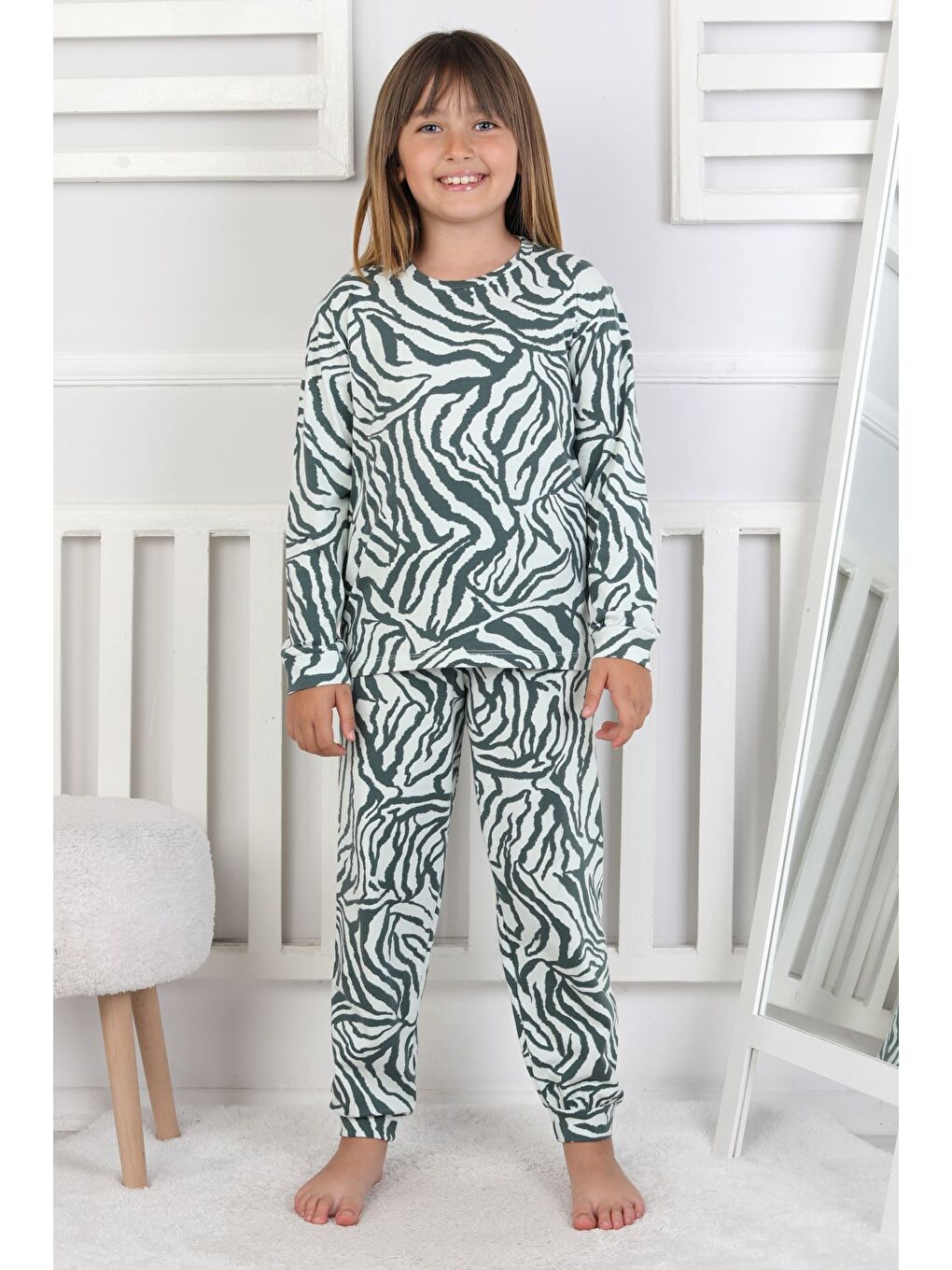 Yeşil Kaplan Desenli Kız Çocuk Pijama Takımı-6