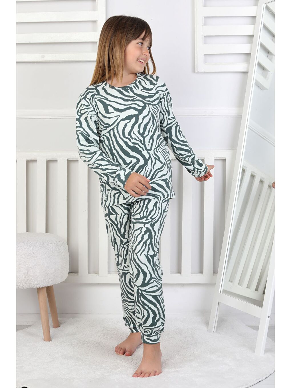 Yeşil Kaplan Desenli Kız Çocuk Pijama Takımı-7
