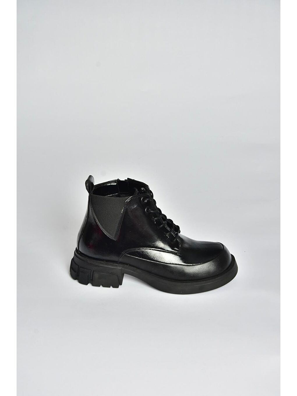 Siyah Kadın Bot V312400309-4