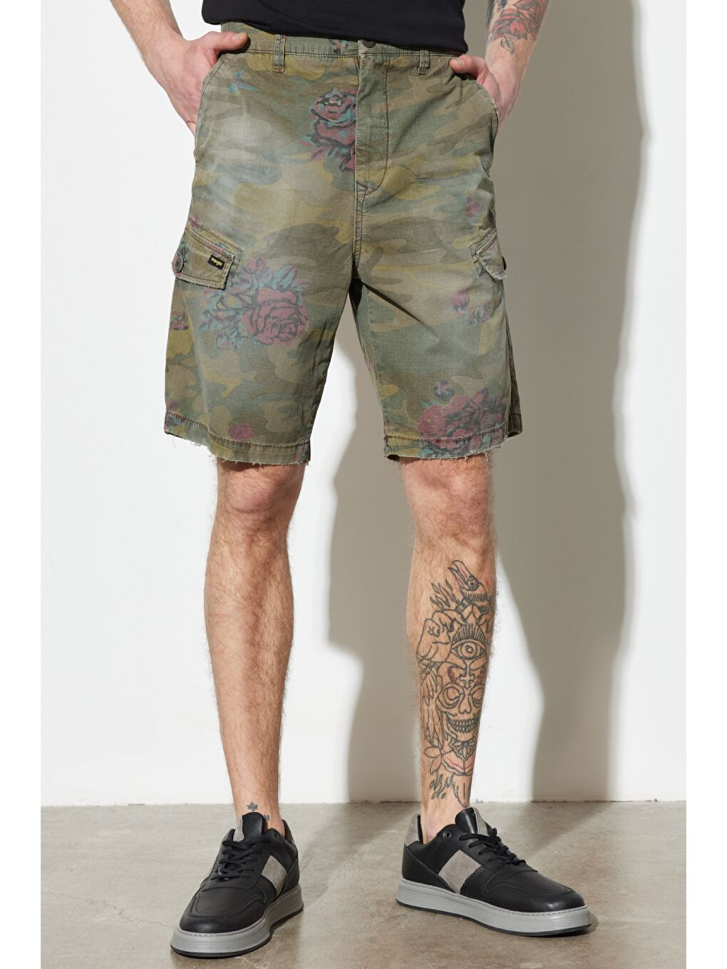 Karışık Regular Fit Normal Kesim Haki Desenli Şort-1