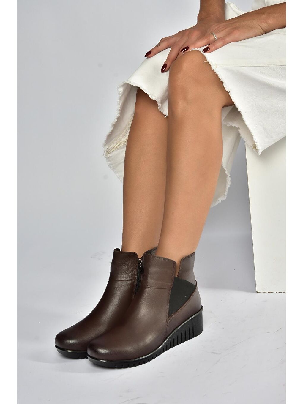 Kahverengi Kadın Bot V324221103-1