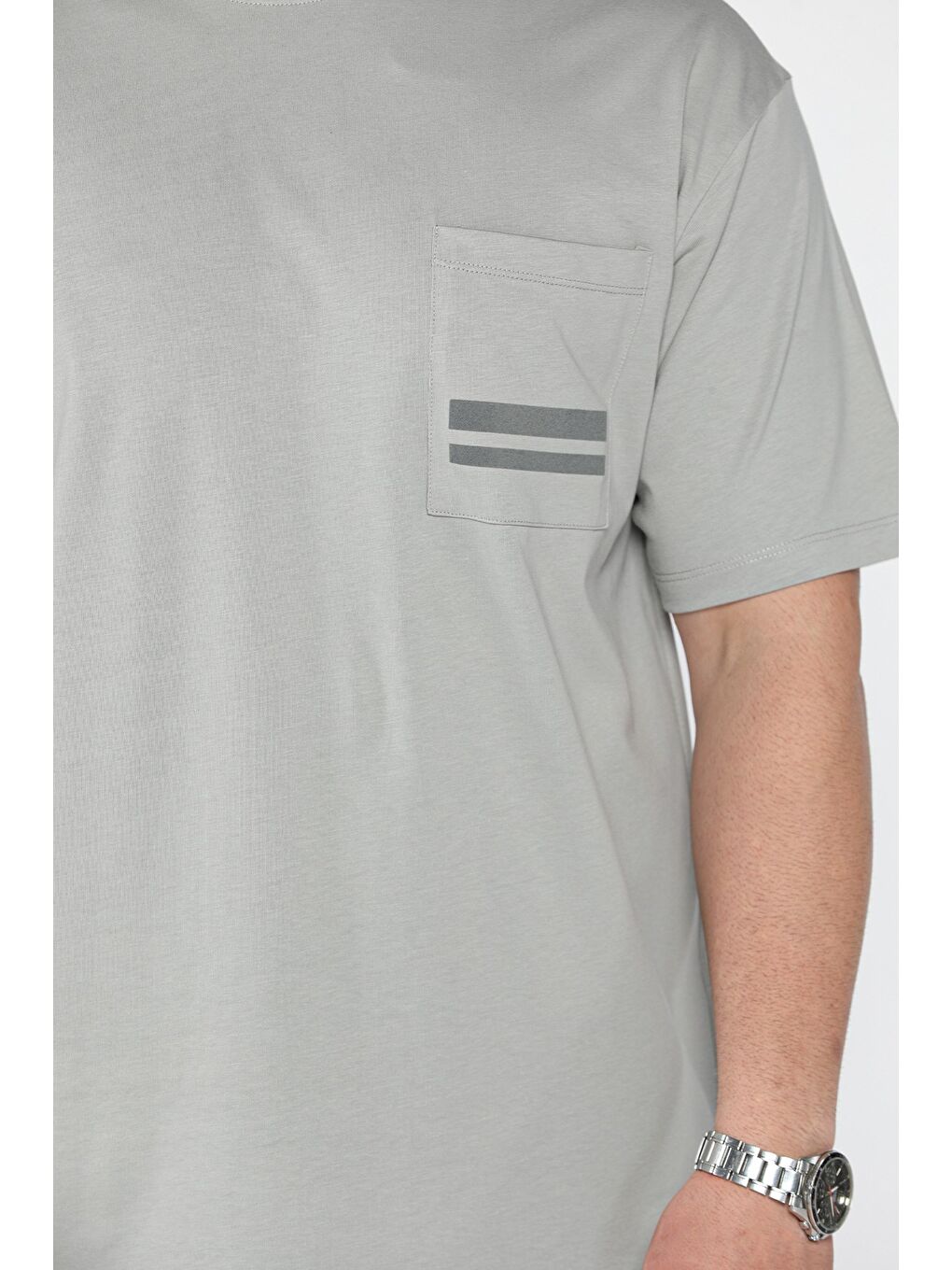 Gri Erkek Cepli Bisiklet Yaka Tişört-3