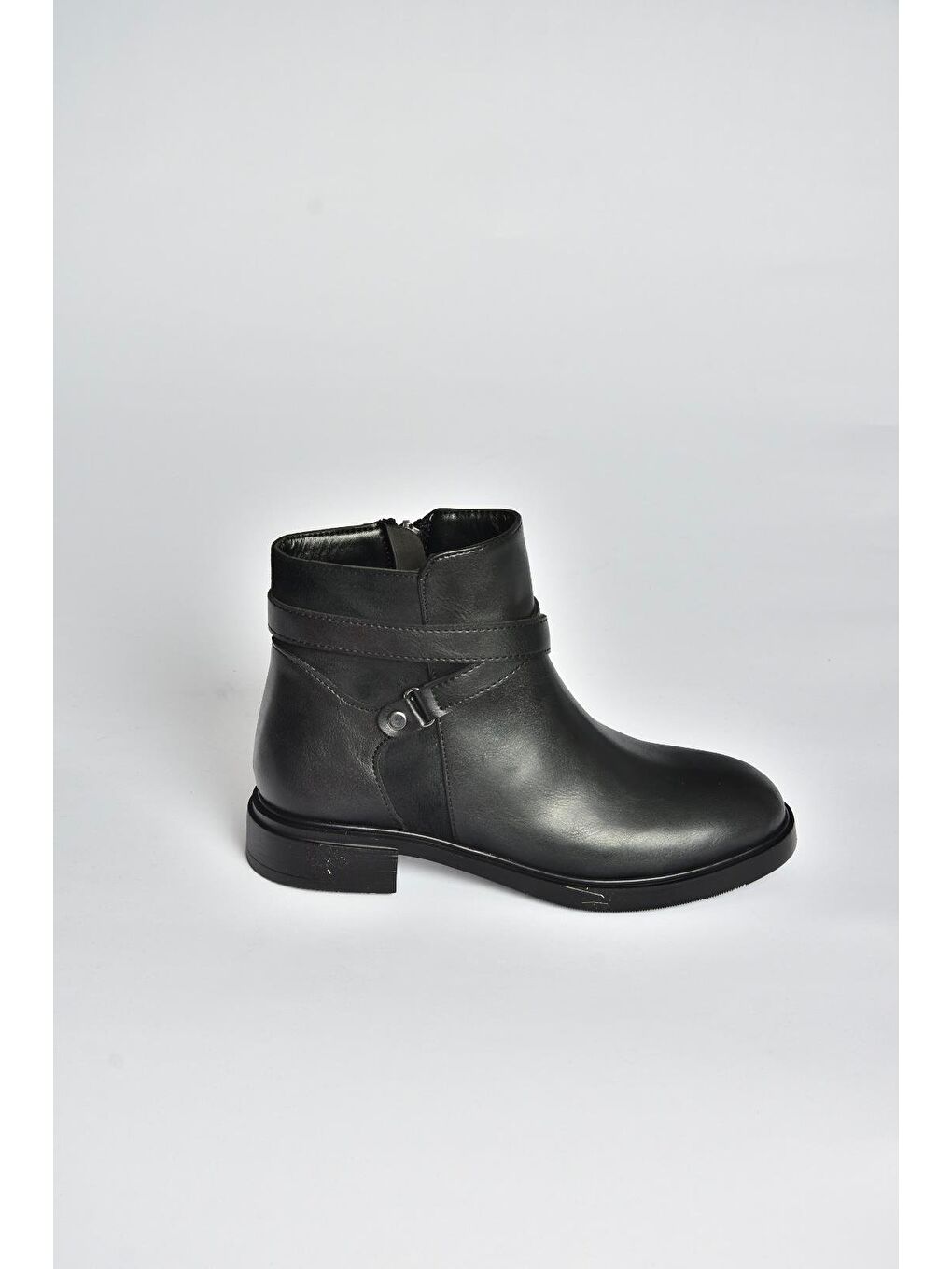 Siyah Kadın Bot V973599009-4