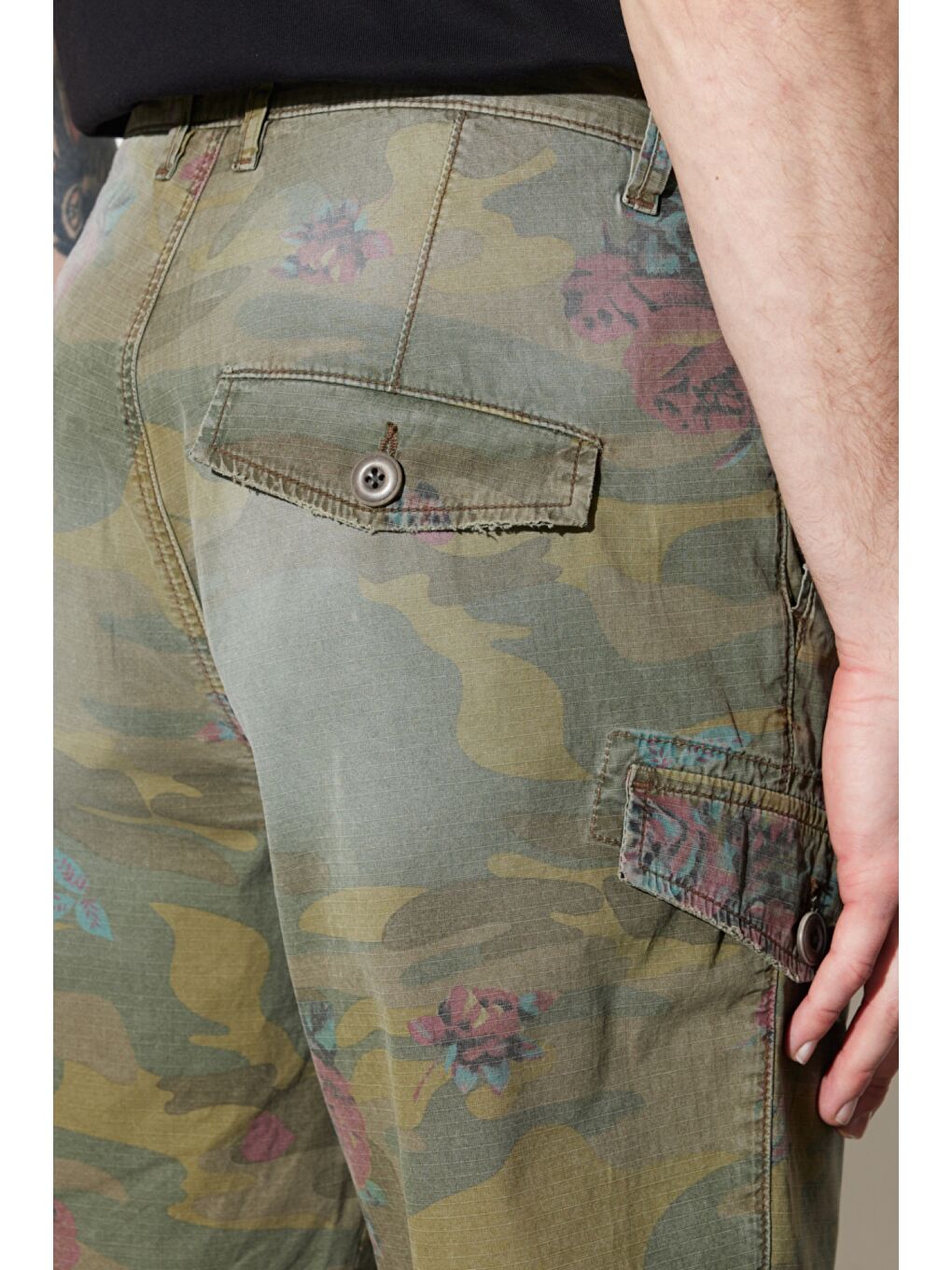 Karışık Regular Fit Normal Kesim Haki Desenli Şort-6