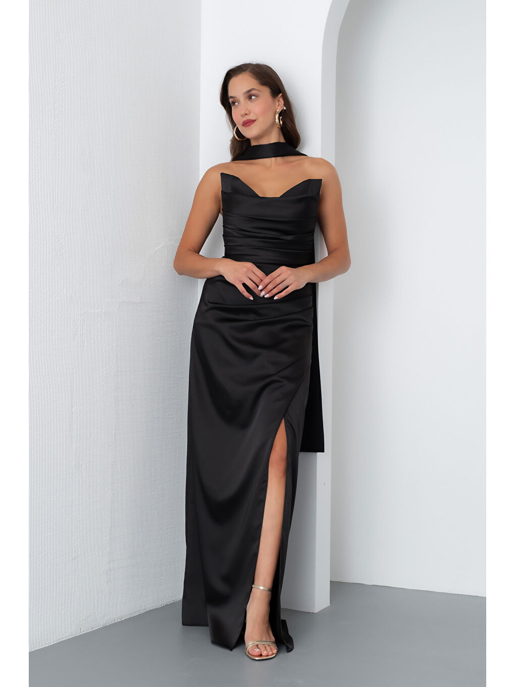 Kadın Siyah Şal Yaka Saten Uzun Abiye Elbise