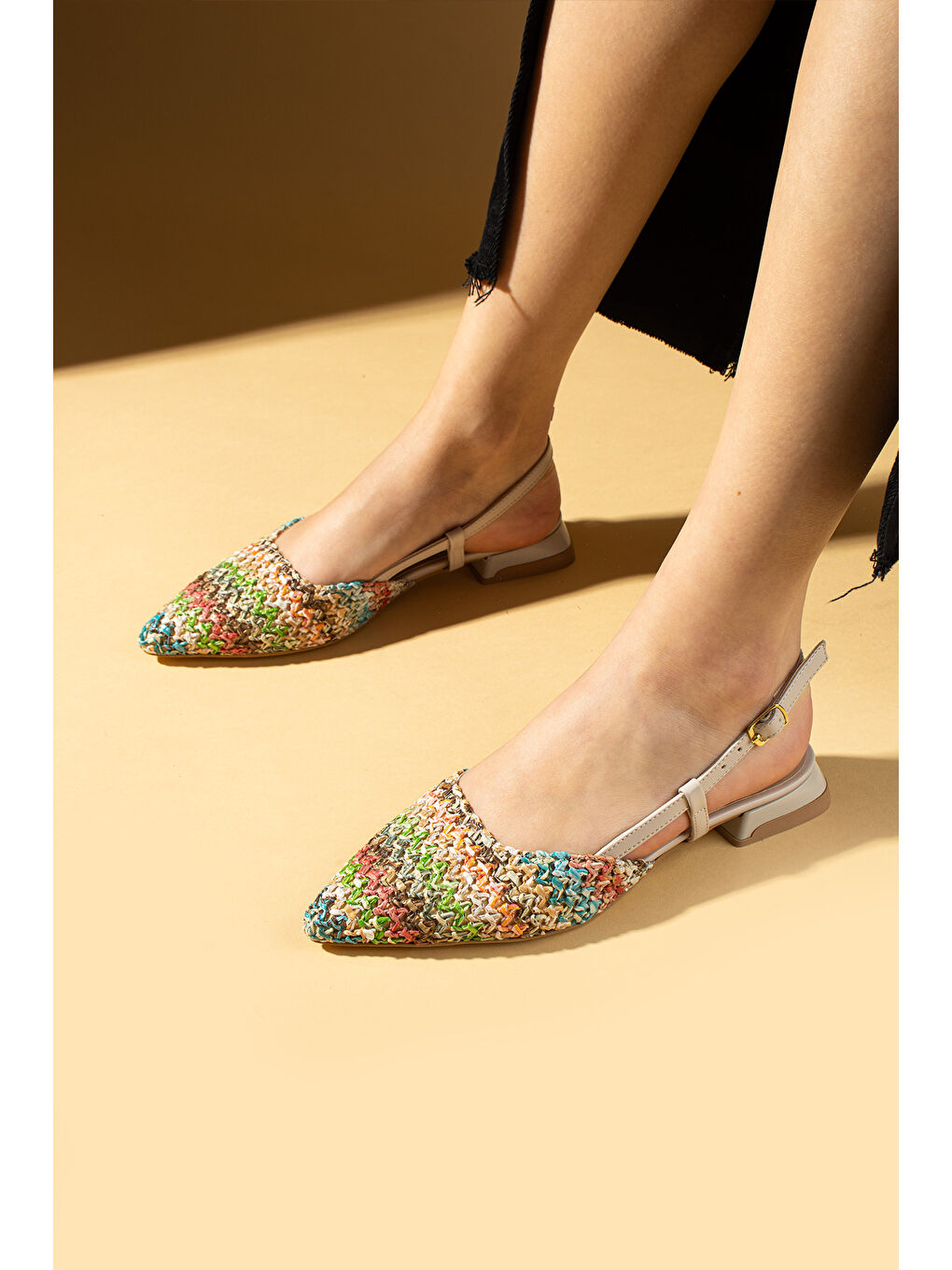 Karışık Sivri Burun Hasır Görünümlü Tokalı Rahat Kadın Babet Ayakkabı 018-667-25Hasır