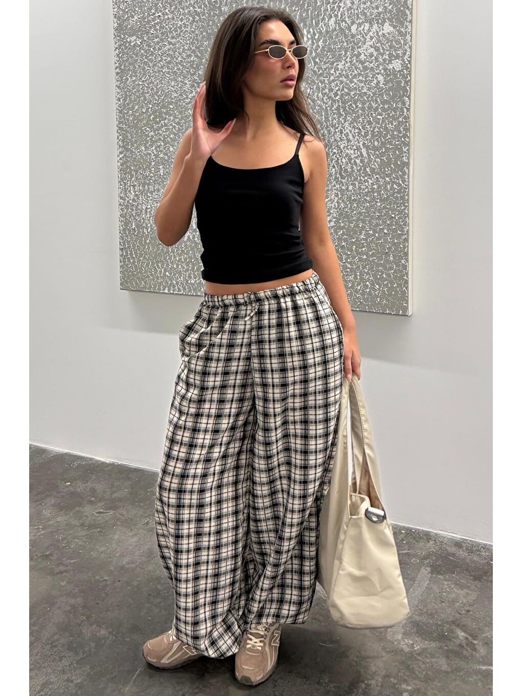 Bej Taş Rengi Ekose Desenli Yüksek Bel Balon Fit Kadın Pantolon Mg2726-1