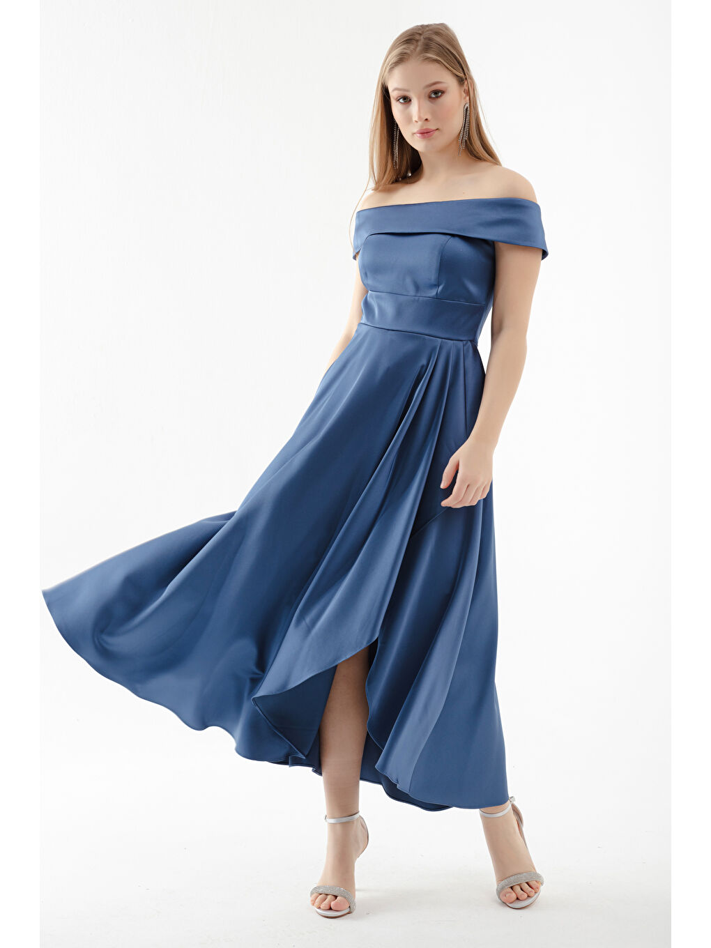 Kadın İndigo Kayık Yaka Midi Saten Abiye Elbise
