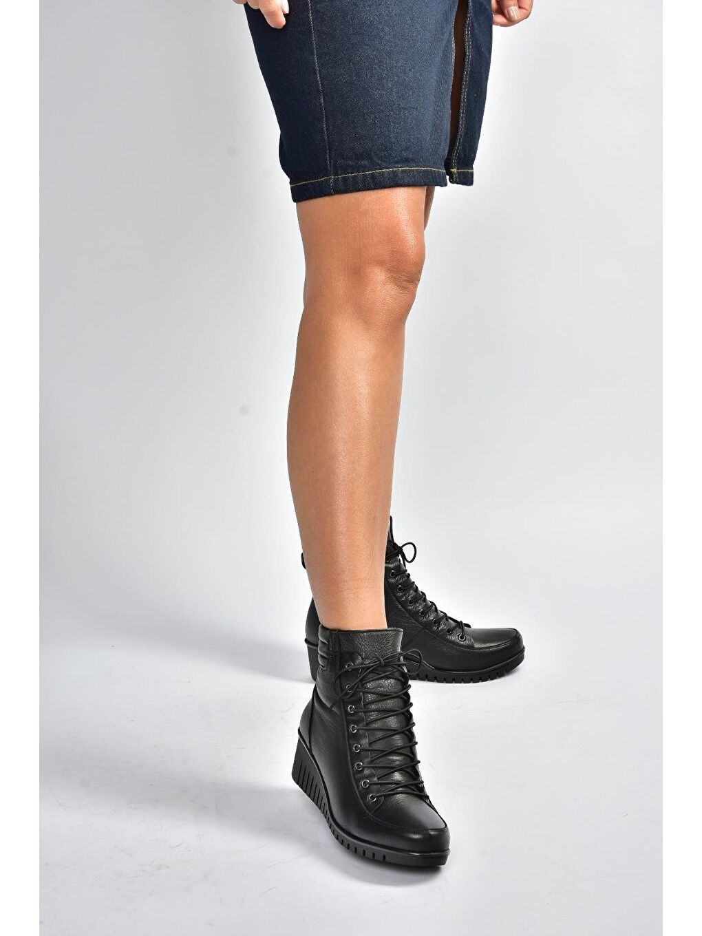 Siyah Kadın Bot V324245103-2