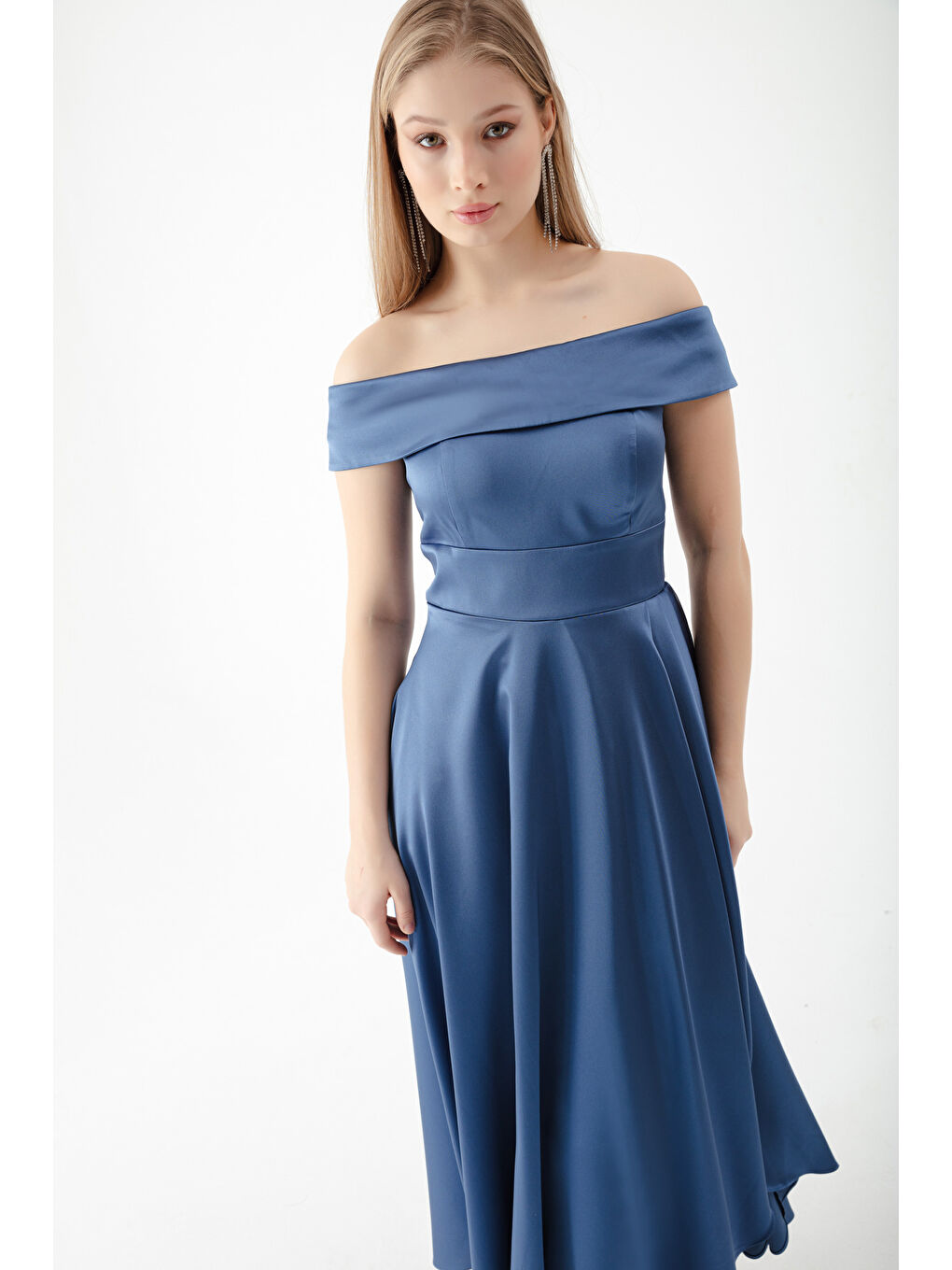 Kadın İndigo Kayık Yaka Midi Saten Abiye Elbise-2