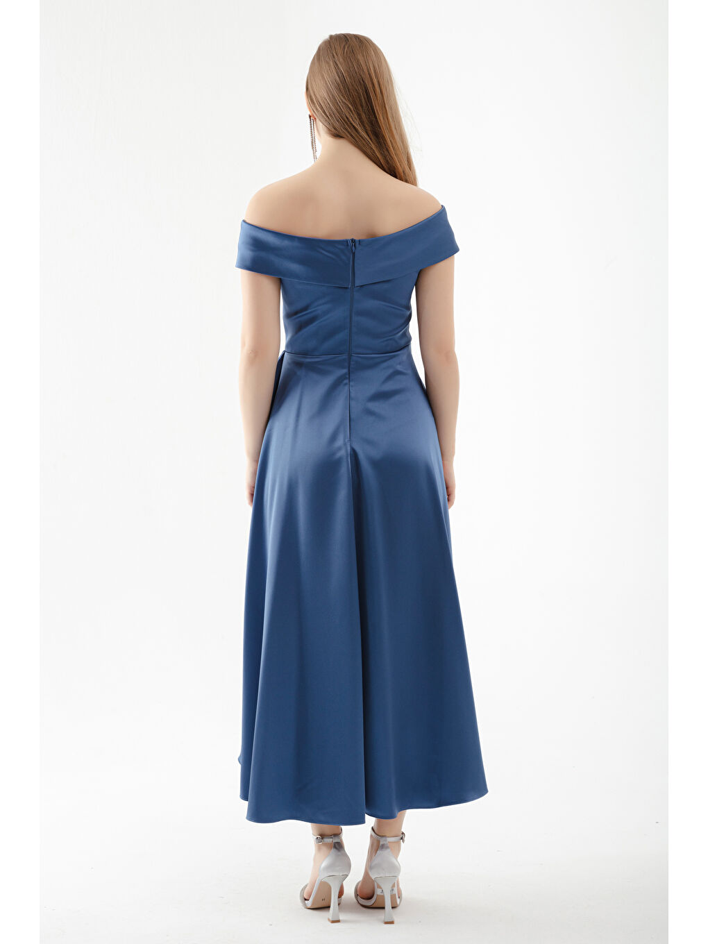 Kadın İndigo Kayık Yaka Midi Saten Abiye Elbise-4