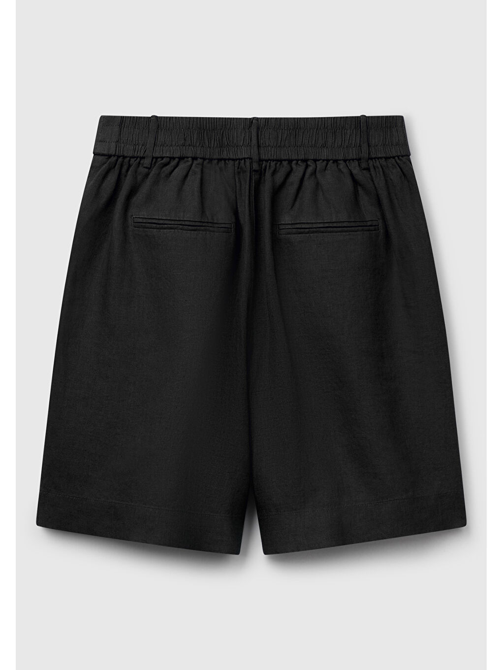 Kadın Siyah %100 Keten Arka Beli Lastikli Pileli Relax Fit Bermuda Şort-3