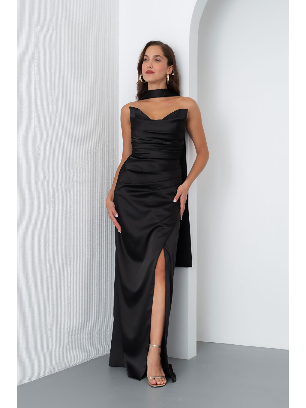 Kadın Siyah Şal Yaka Saten Uzun Abiye Elbise-1