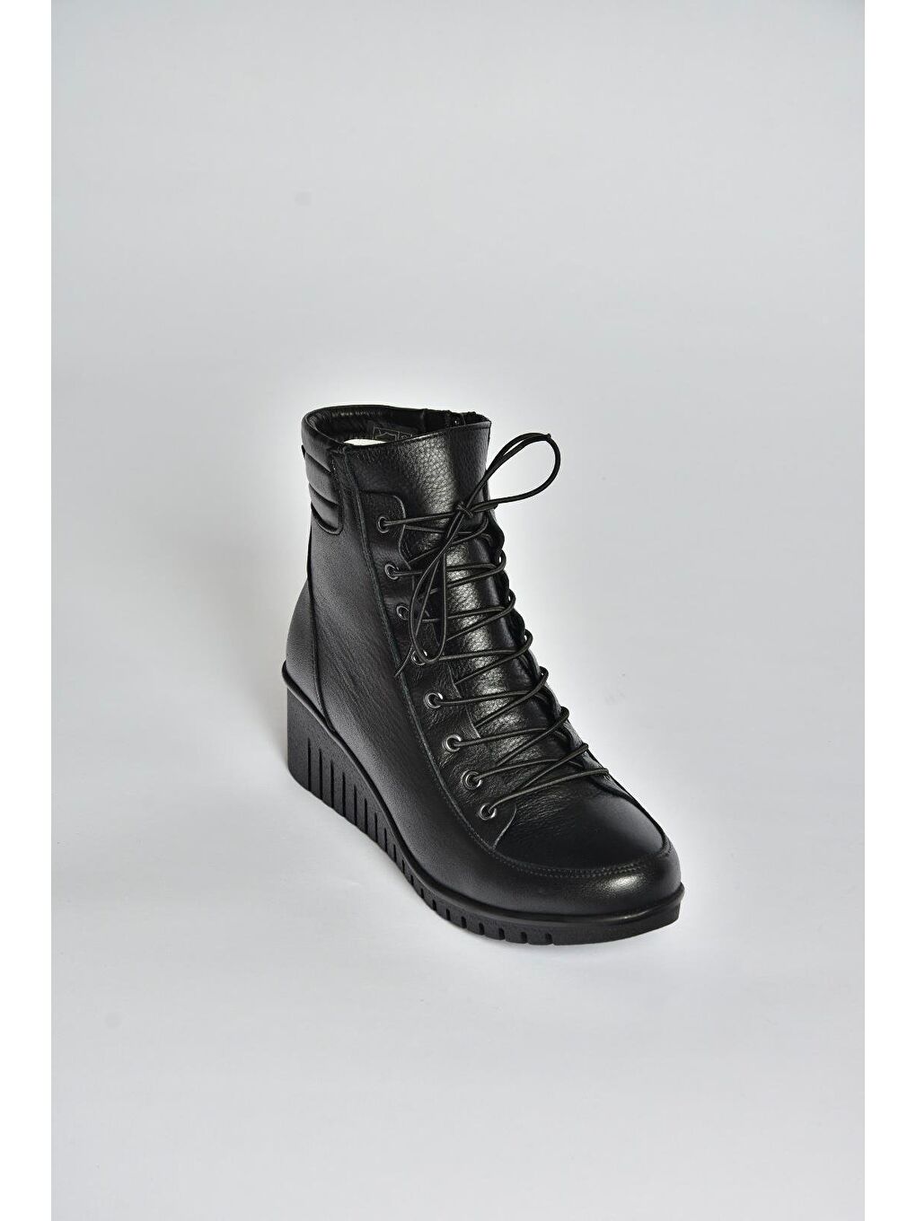 Siyah Kadın Bot V324245103-5