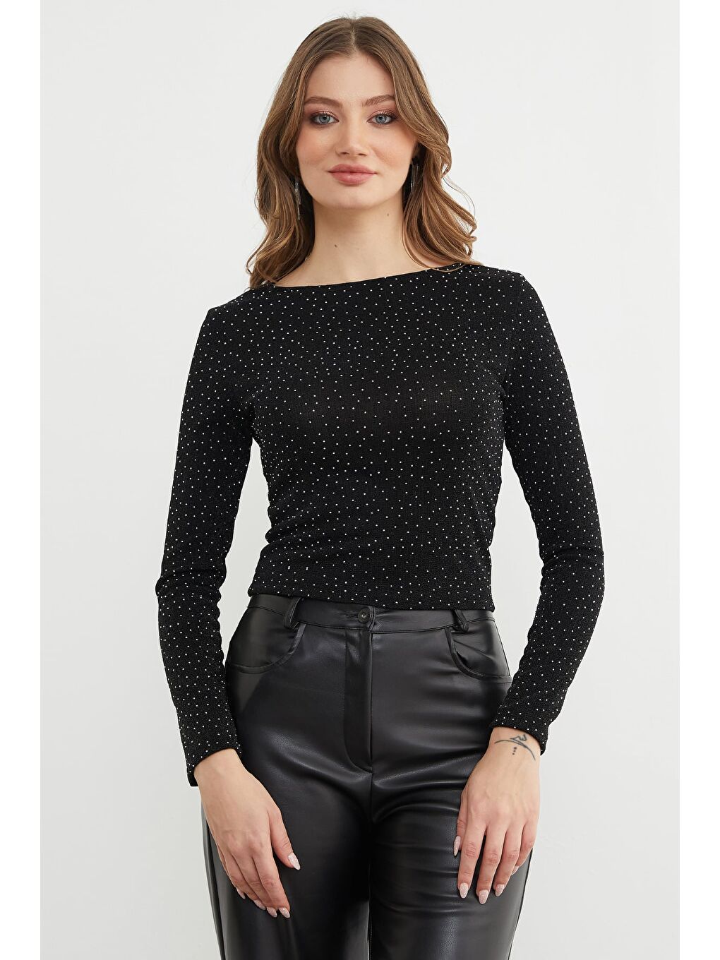 Siyah Taşlı Simli Kayık Yaka Bluz-4