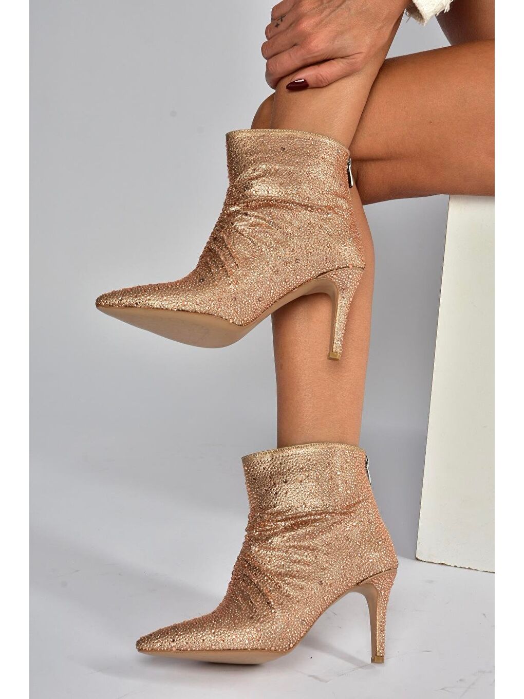 Sarı Bronz Kadın Bot V572127214-1