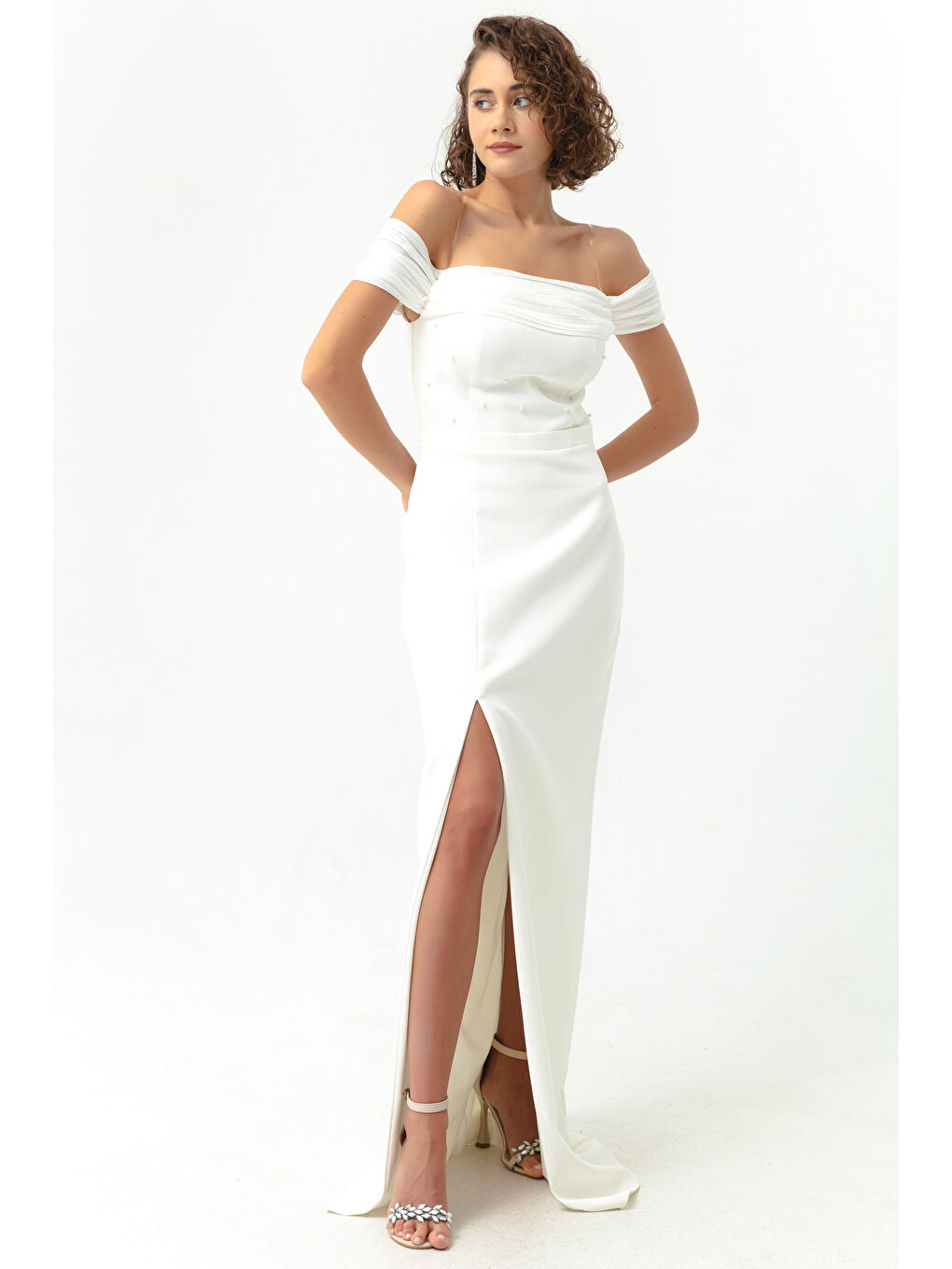 Kadın Beyaz Kayık Yaka İncili Uzun Abiye Elbise-3