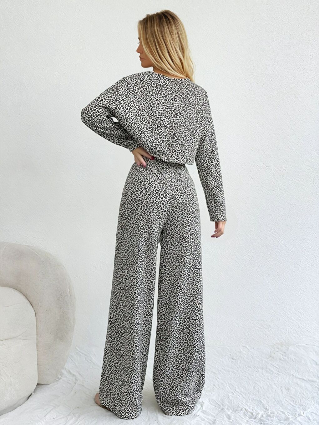 Kahverengi Leopar Desen Uzun Kol Pijama Takımı-2