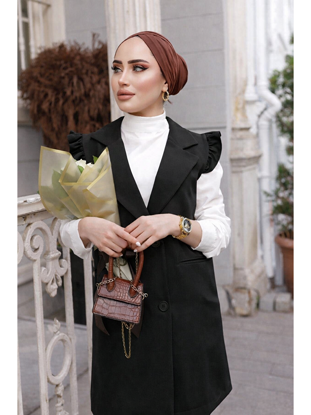 Siyah Kadın Omuz Detaylı Yelek Takım-3
