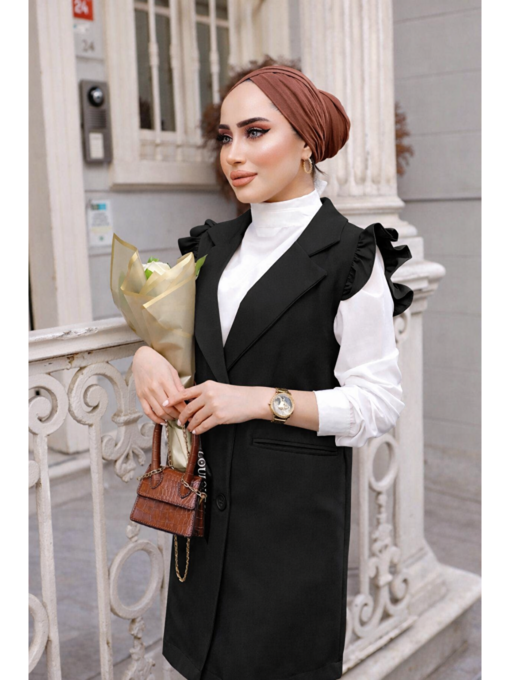 Siyah Kadın Omuz Detaylı Yelek Takım-4