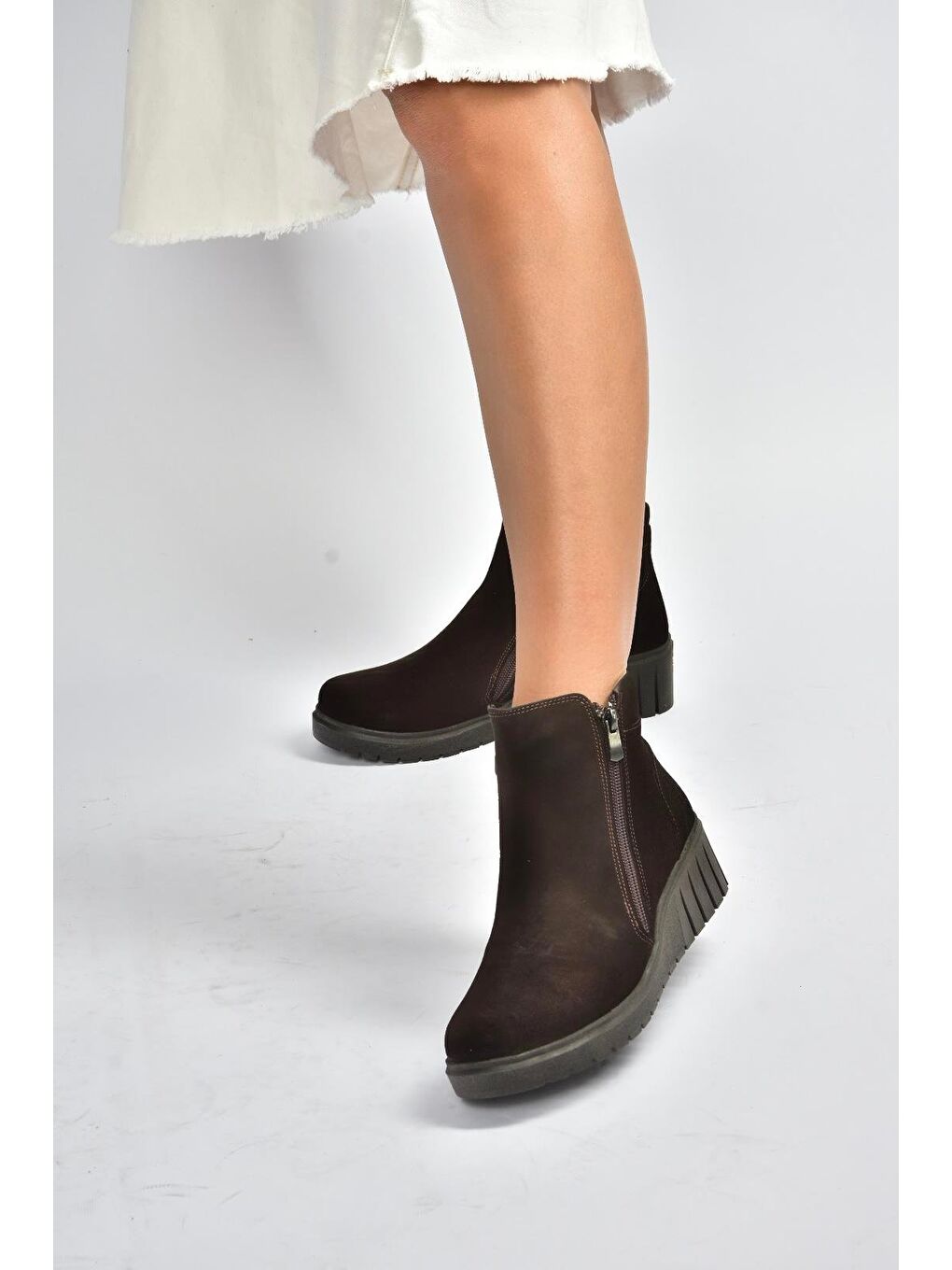 Kahverengi Kadın Bot V324800402-1