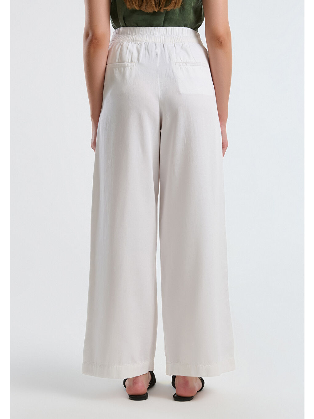 Kadın Beyaz Liyosel Karışımlı Beli Lastikli Geniş Paça Pantolon-2