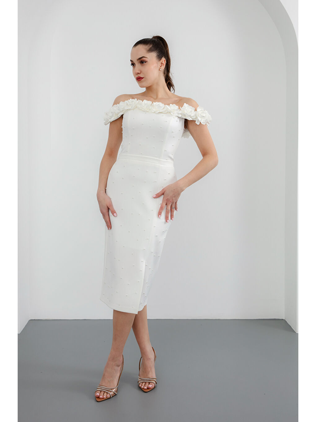 Kadın Beyaz Yakası Çiçekli İncili Söz Nişan Nikah Abiye Elbise
