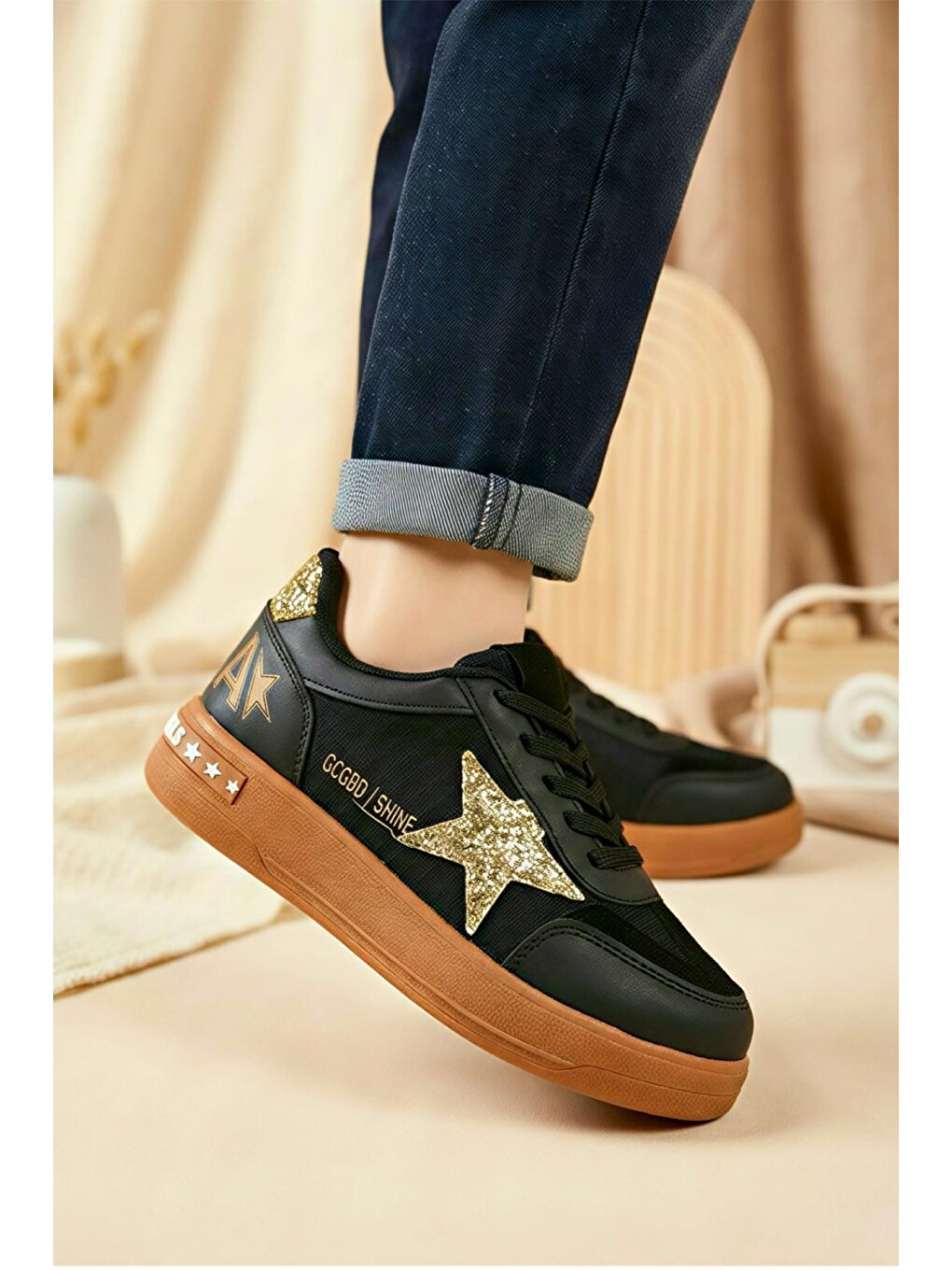 Siyah Goldens Işıltılı Yıldız Detaylı Kız Çocuk Sneaker Konforlu Spor Ayakkabı-1