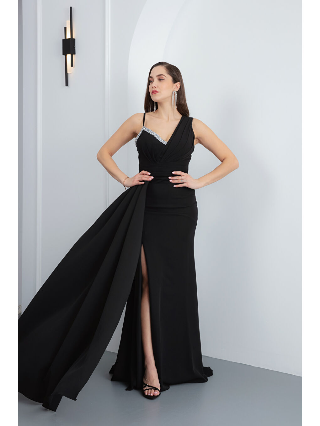 Kadın Siyah Tek Omuz Taşlı Söz Nişan Nikah Abiye Elbise