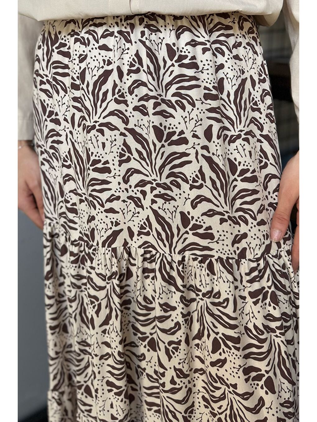 Kahverengi Kadın Üç Kat Desenli Tesettür Viskon Etek-2