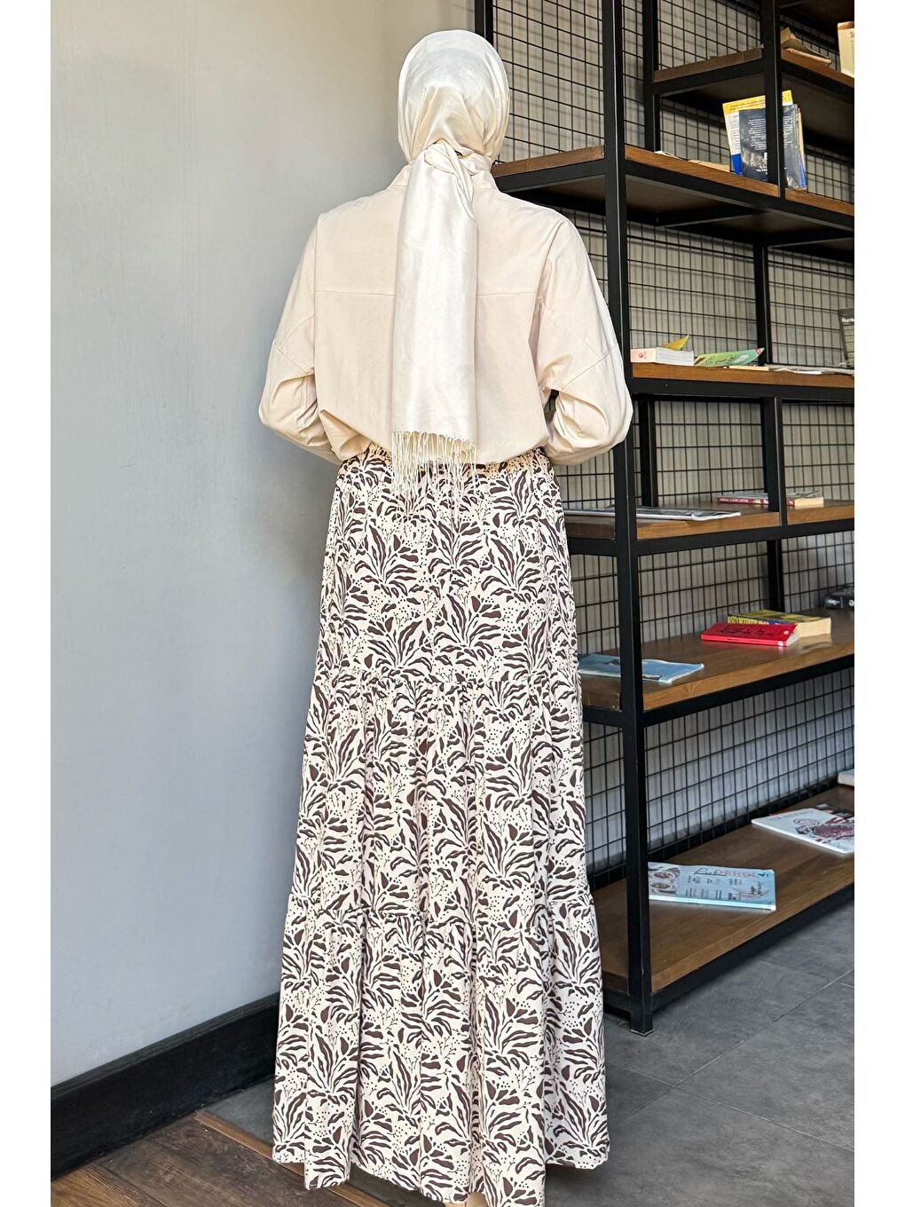 Kahverengi Kadın Üç Kat Desenli Tesettür Viskon Etek-3