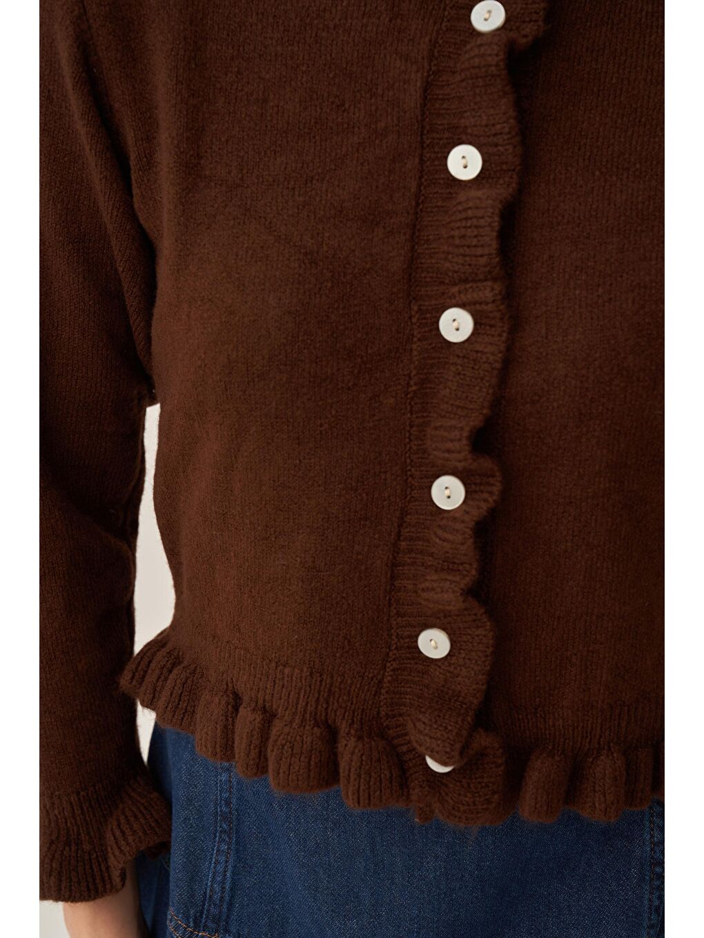 Kahverengi Acı Kahve-Etegi Fırfırlı Kısa Hırka-3