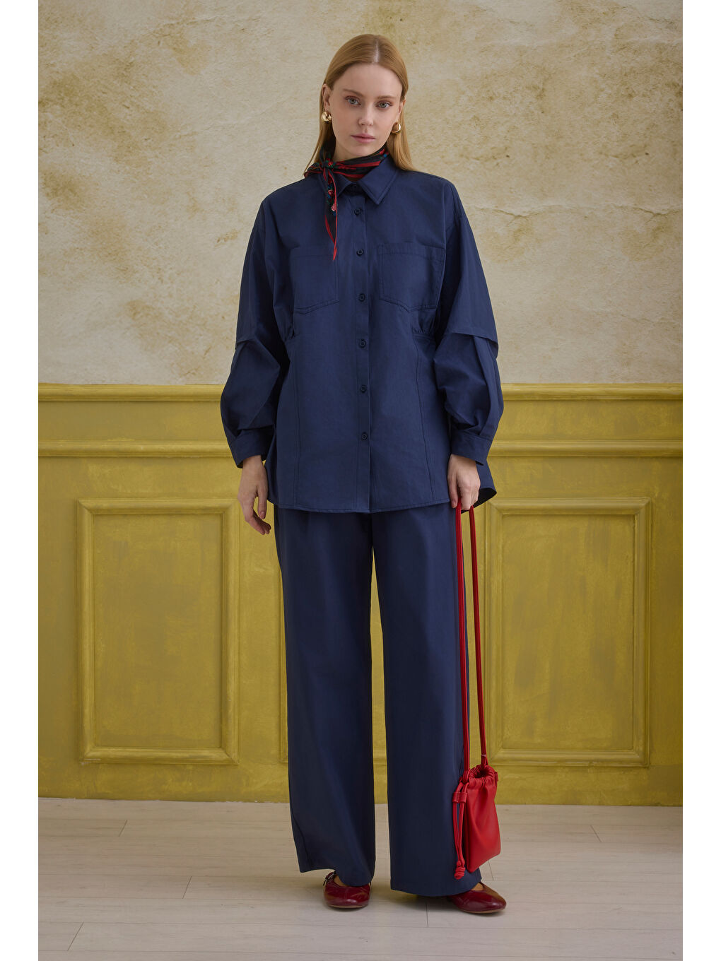 %100 Pamuk Kol Detaylı Gömlek Lacivert