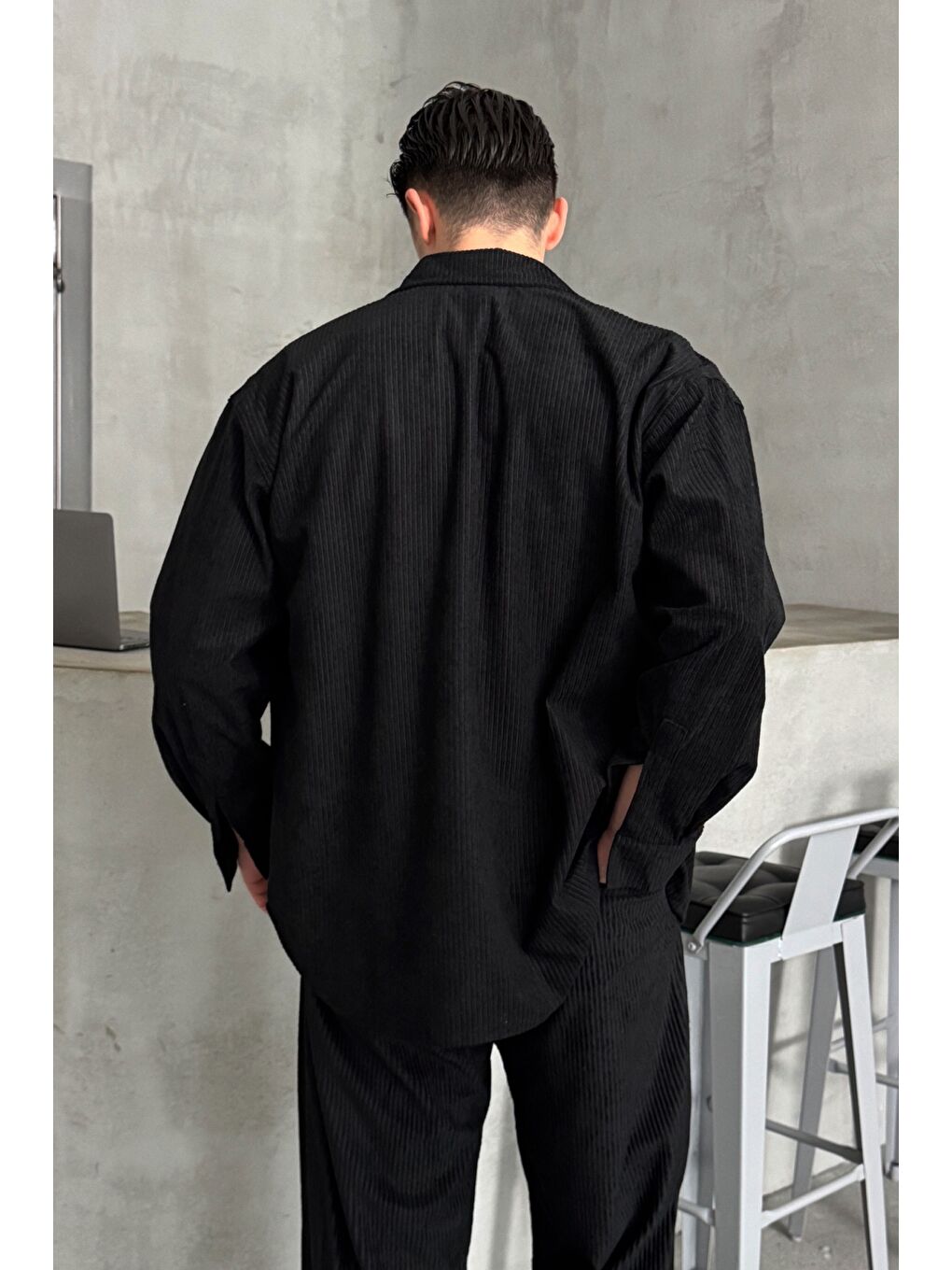 Siyah Erkek Oversize Kesim Kadife Gömlek-5