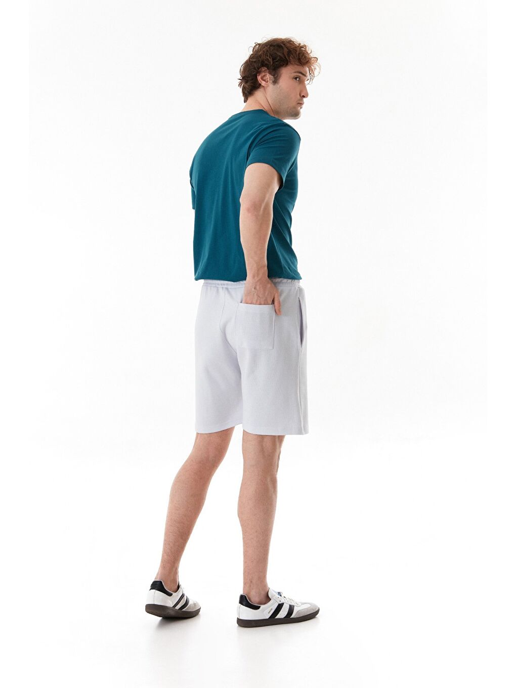 Beyaz A Nakışlı Beli Bağlamalı Cepli Şort-2