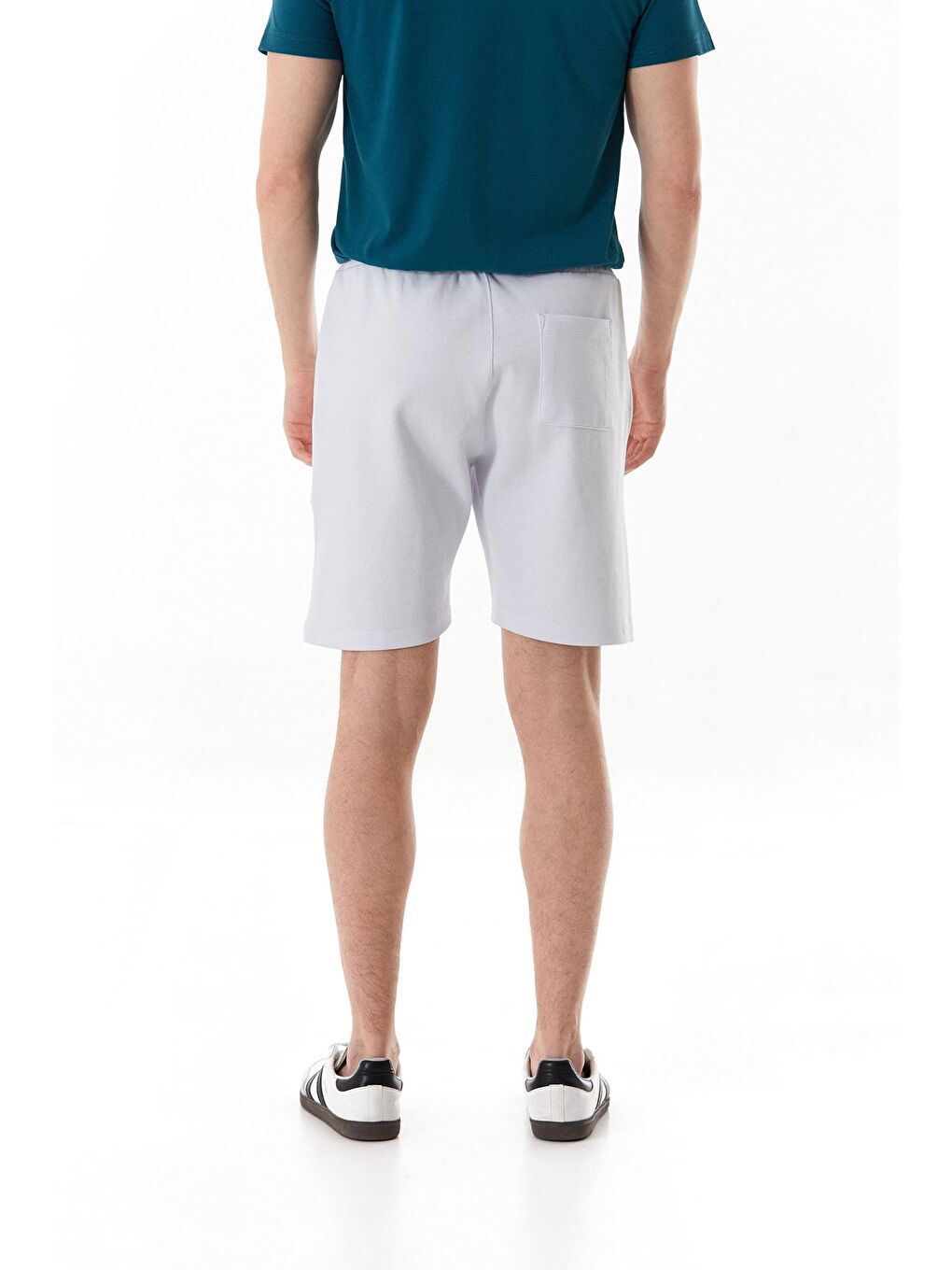 Beyaz A Nakışlı Beli Bağlamalı Cepli Şort-3