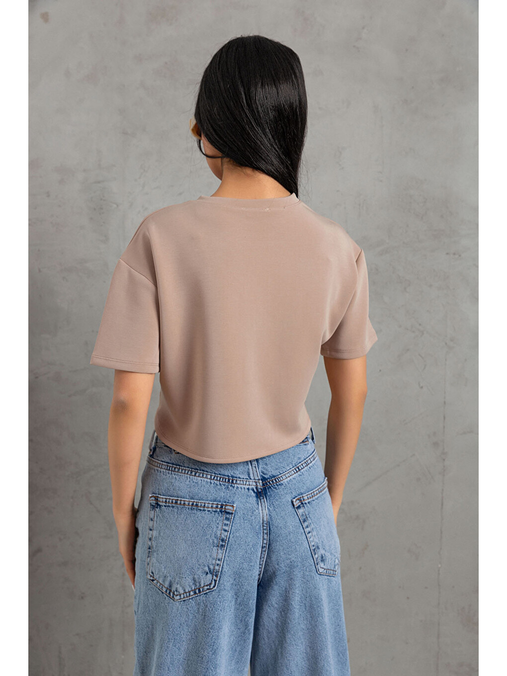 Bej Ultra Yumuşak Dokunuş: Modal Crop Top Serisi Kadın Tişört @savona-4