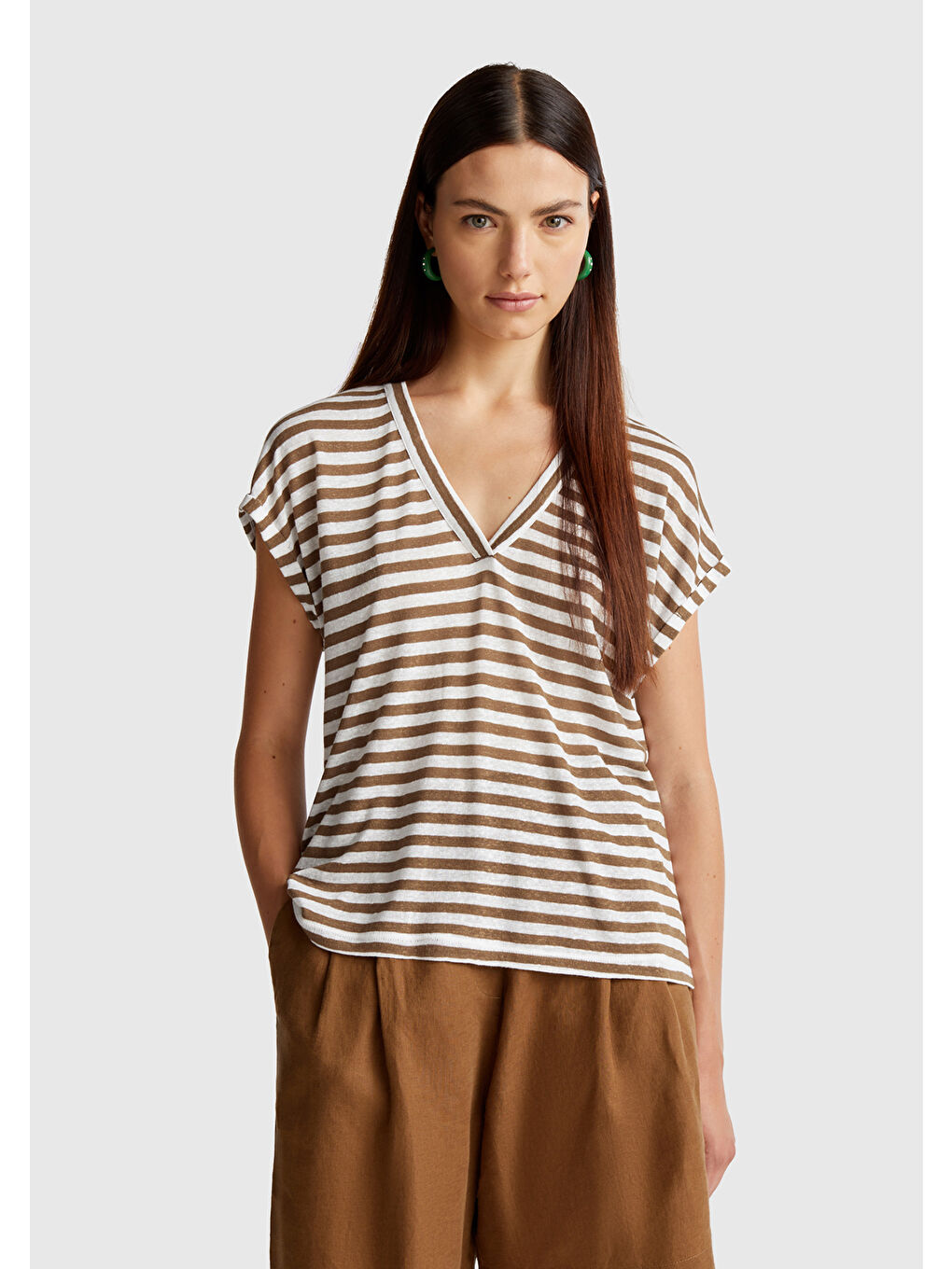 Kadın Kahverengi Mix Keten Karışımlı Rahat Kalıp Çizgili V Yaka T-Shirt
