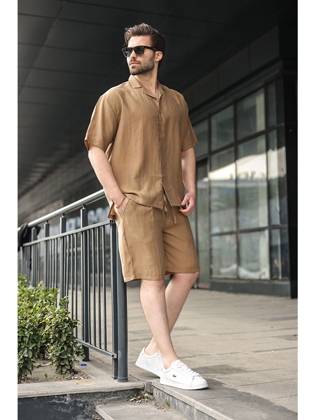 Kahverengi Camel Kumaş Erkek Şort Gömlek Takım E7352