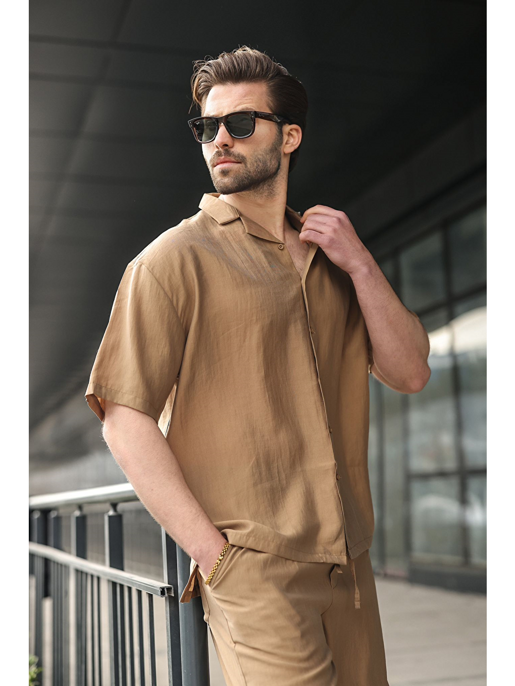 Kahverengi Camel Kumaş Erkek Şort Gömlek Takım E7352-1