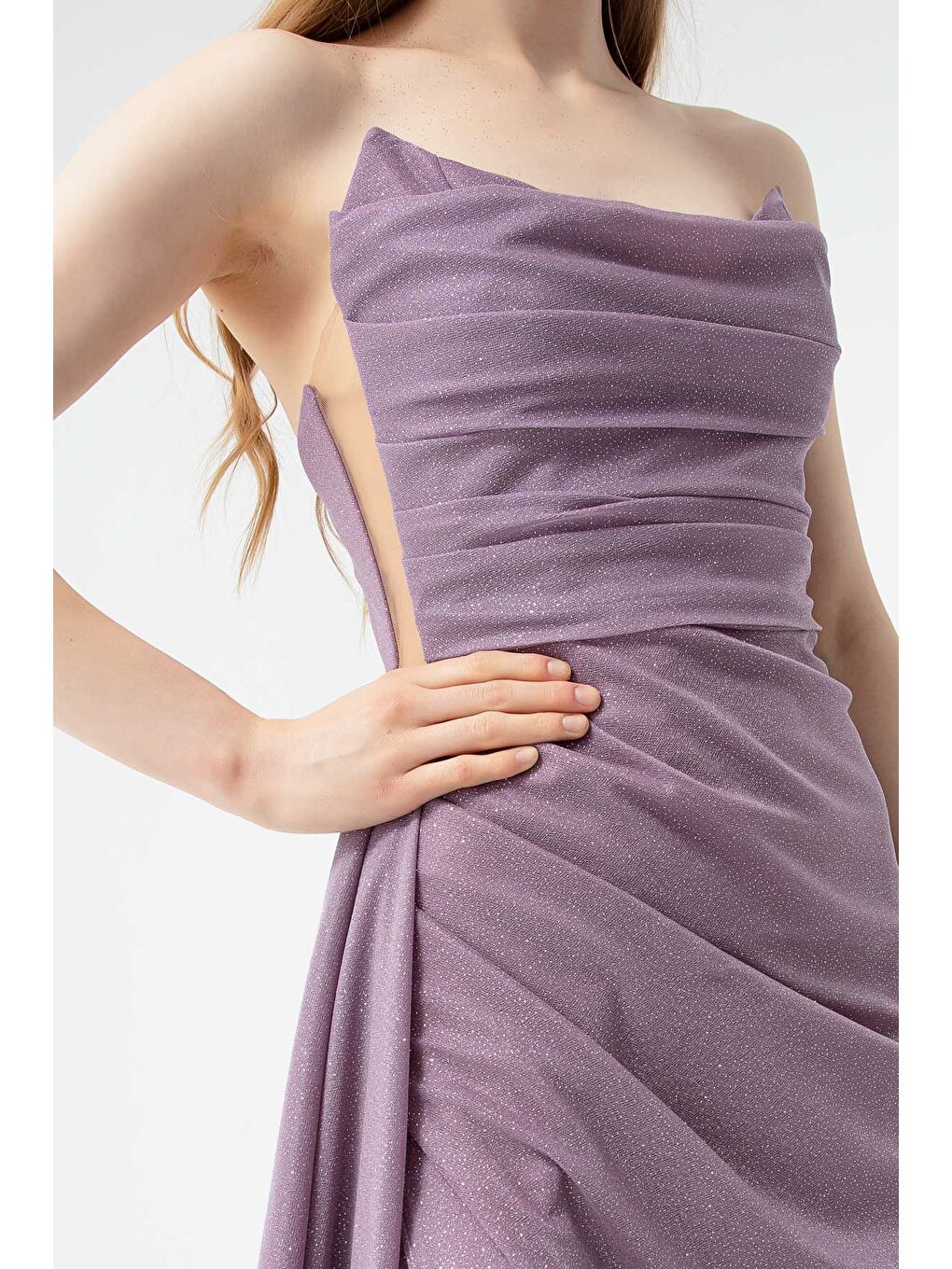 Lila Kadın Lavanta Göğüs Drapeli Yırtmaçlı Simli Abiye-3