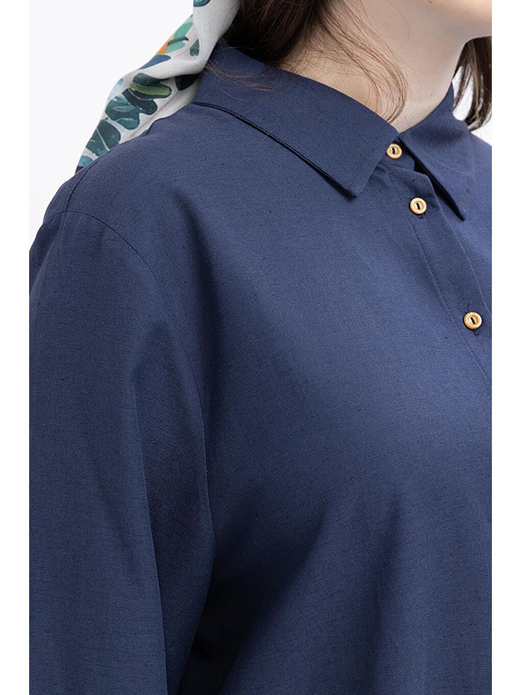 Beyaz İndigo-Manşeti Yırtmaç Detaylı Büyük Beden Keten Gömlek-3