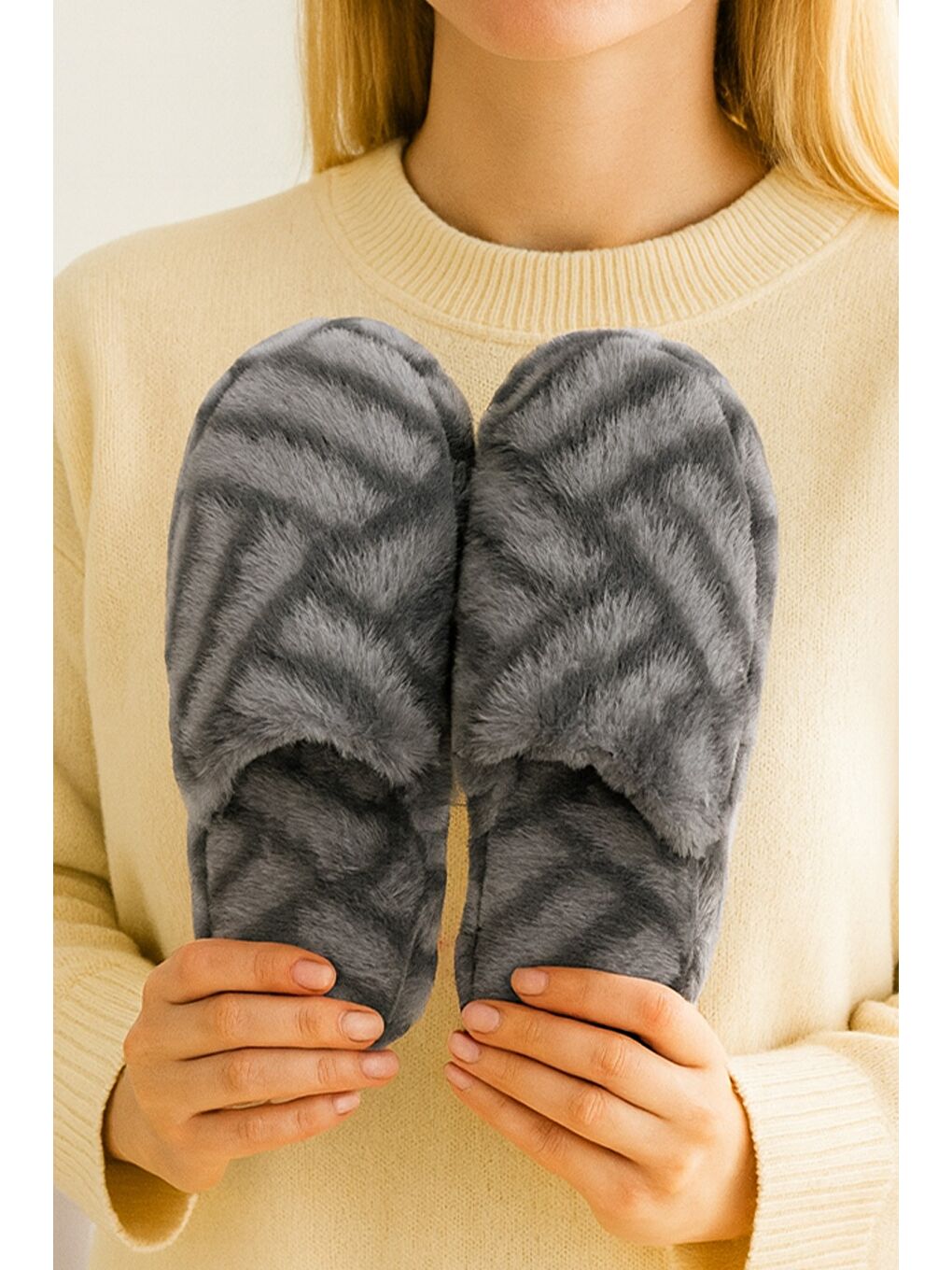 Siyah TERRA Kapalı Kadın Ev Terliği Günlük Rahat Kışlık Terlik-1