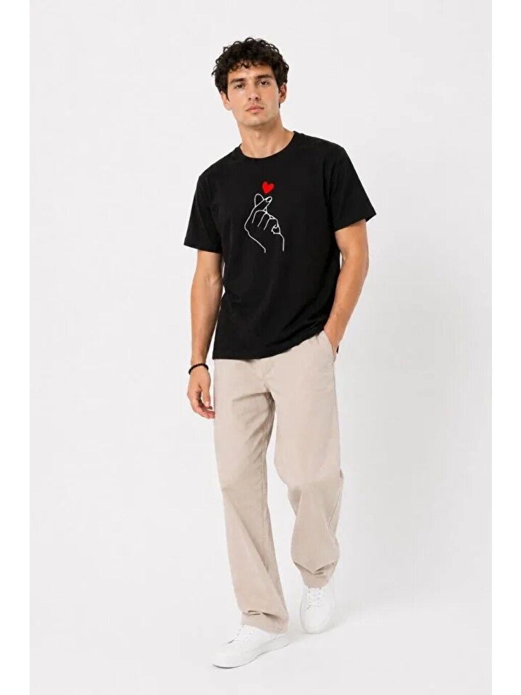 Erkek Kore Parmak Kalp Aşk Temalı Minimal Baskılı Tişört Yazlık Kısa Kol T-Shirt - Siyah-1