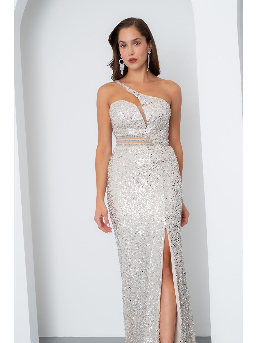 Kadın Bej Bel Transparan Yırtmaçlı Payetli Uzun Abiye Elbise-2