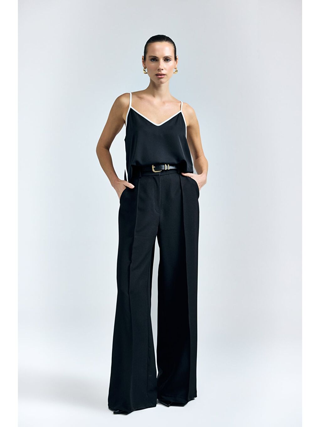 Kemer Detaylı Pantolon - Siyah-1