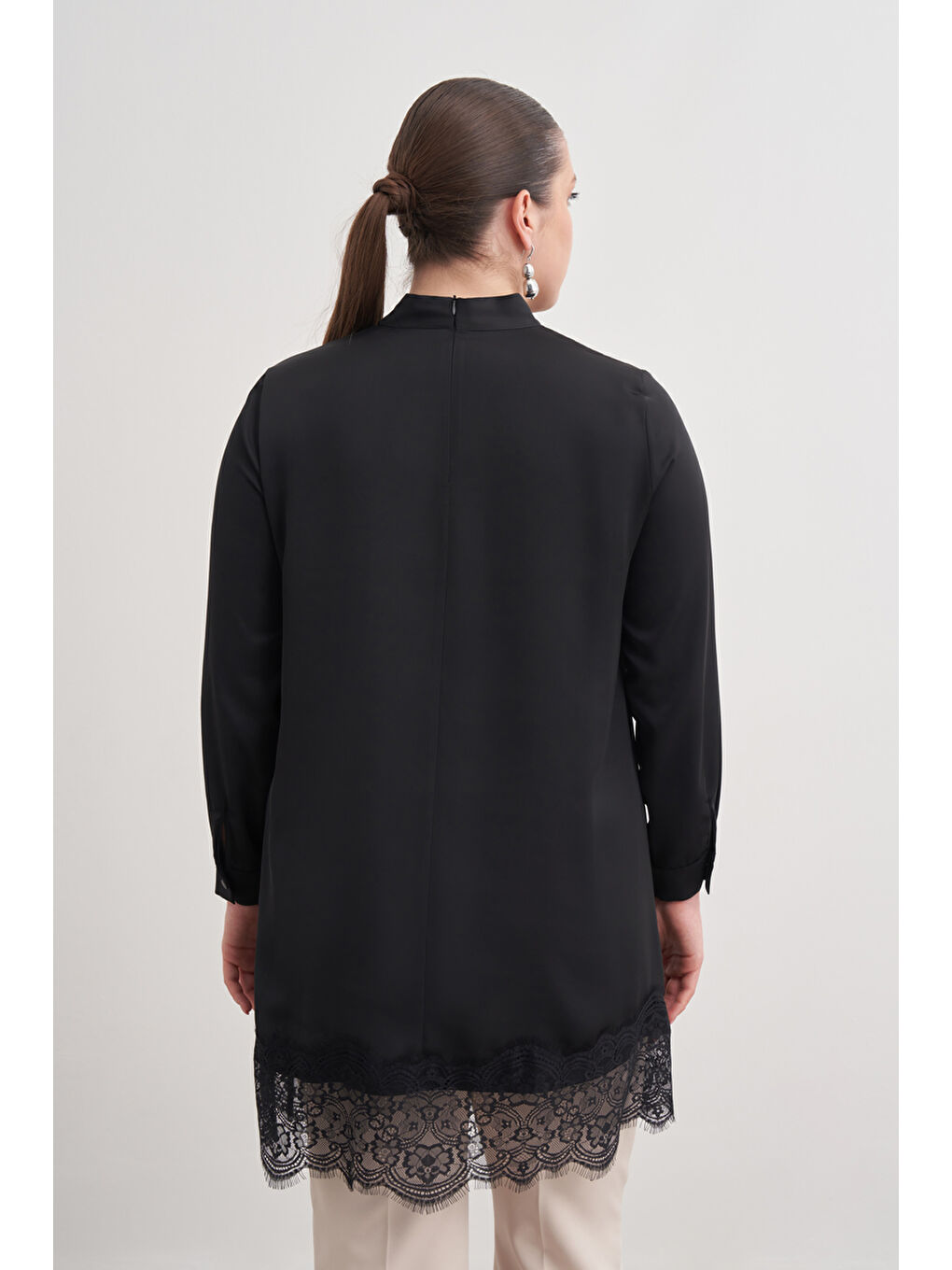 Siyah Dantel Şeritli Yakası Bağcıklı Tunik-5