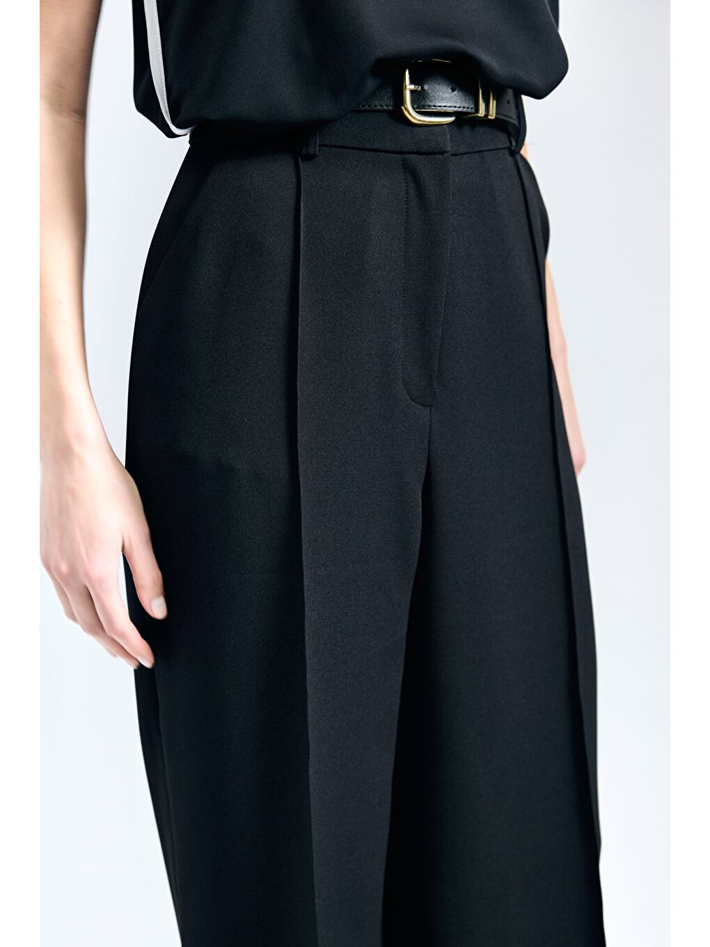 Kemer Detaylı Pantolon - Siyah-6